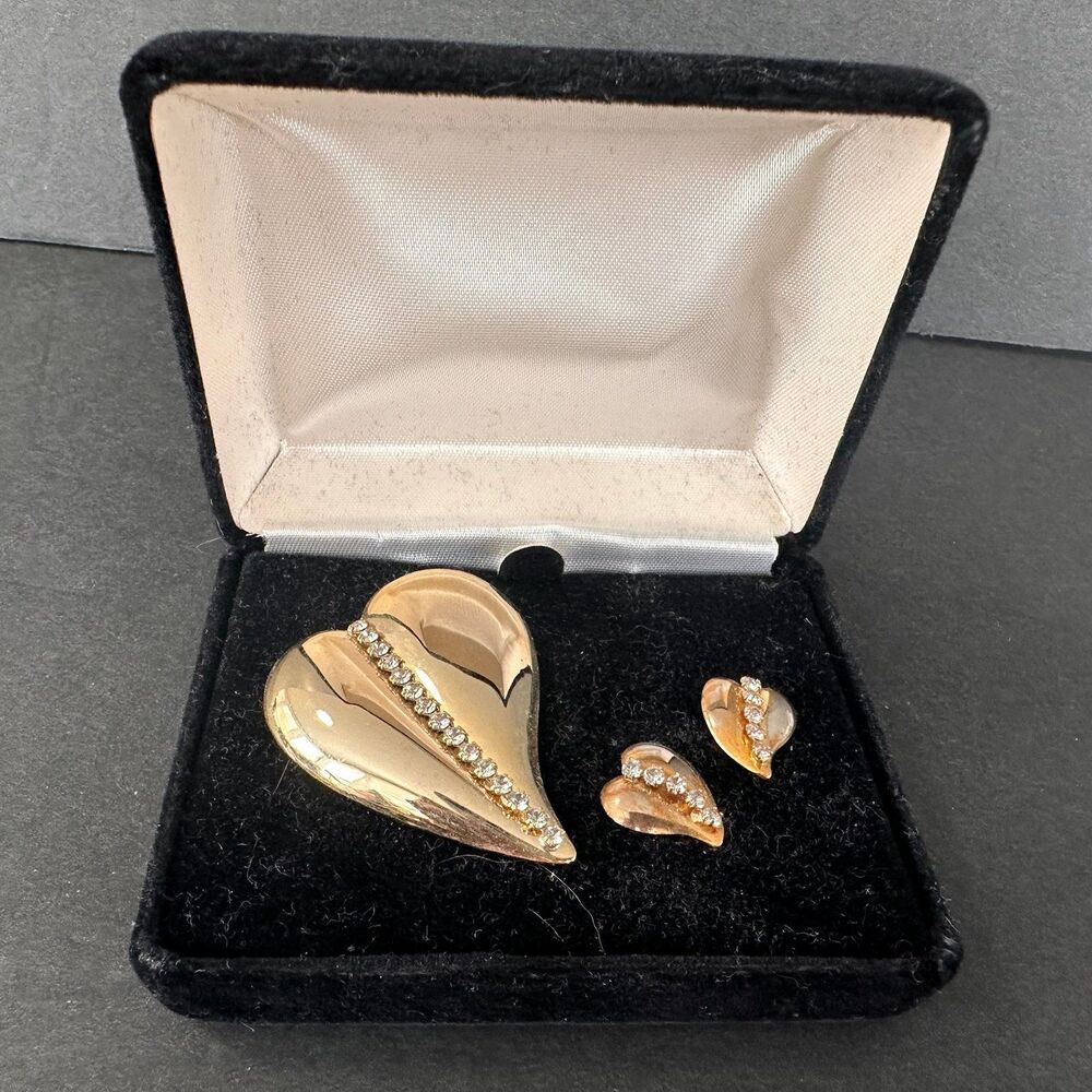 Elegant Vintage Heart & Rhinestone Gold Tone Metal Brooch Pin and Earrings Set